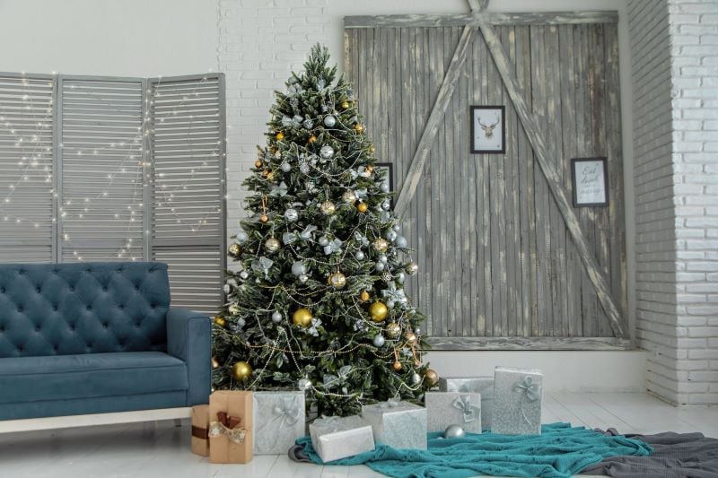 The Pros and Cons of Investing in an Artificial Christmas Tree to Get You into the Festive Mood